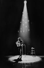 Daniel Kramer, Bob Dylan in Spotlight, Princeton, New Jersey, 1964