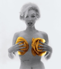Bert Stern  Marilyn Monroe, “The Last Sitting”, With Roses, Surprised