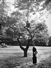 Daniel Kramer, Bob Dylan Sitting in Tree with Child Watching, Woodstock, New York, 1964