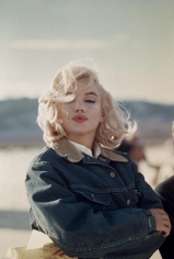 Eve Arnold, Marilyn Monroe in the Nevada desert during the filming of "The Misfits", 1960
