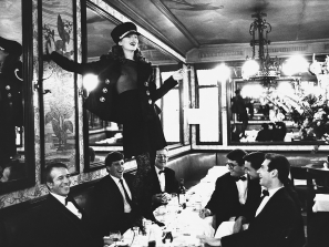 Arthur Elgort, Kate Moss at Cafe Lipp, Paris, VOGUE Italia, 1993
